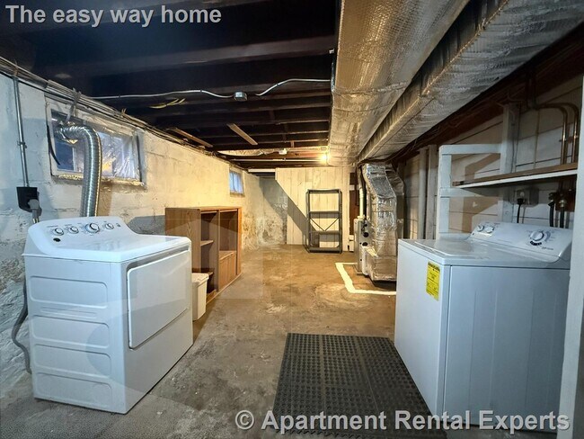 Building Photo - 110 W Quincy St