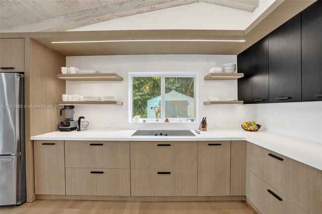 Building Photo - 1020 Bayberry Point Dr