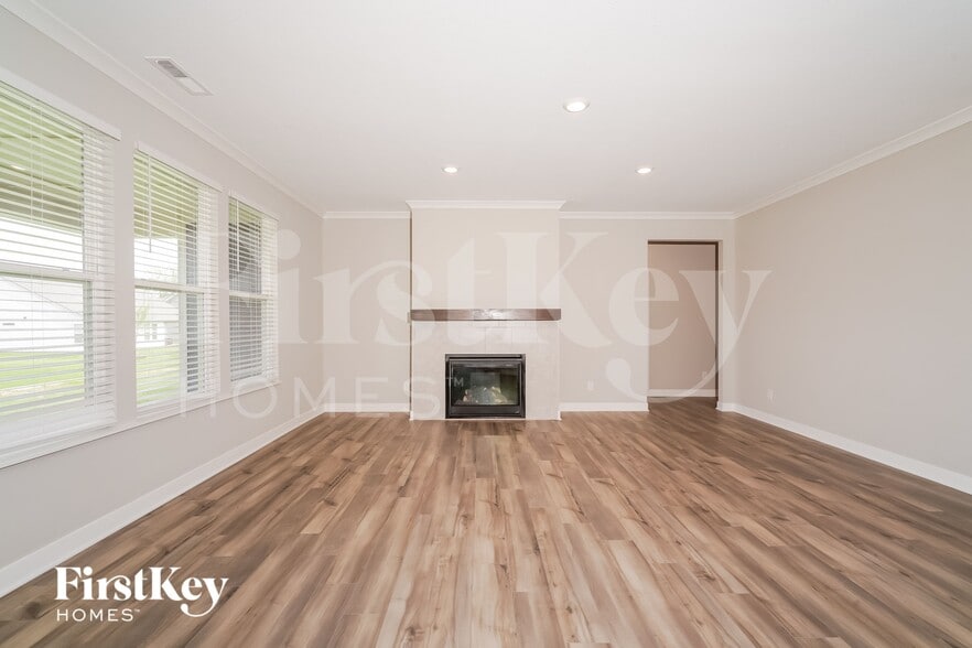 Building Photo - 3602 Chalmers Dr