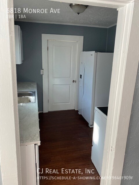 Building Photo - 6818 Monroe Ave