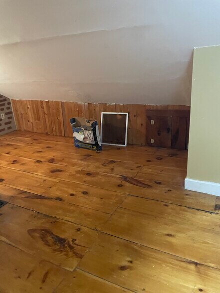 Building Photo - 6 Saint Gregory St