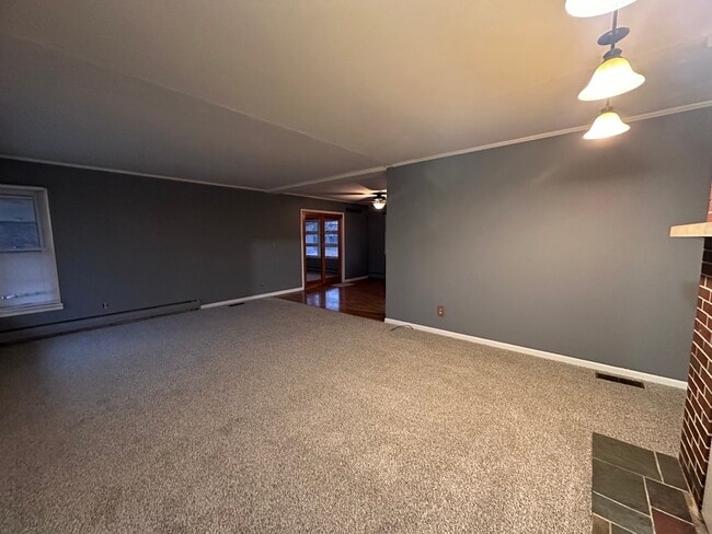 Building Photo - 206 Oak Hill Dr