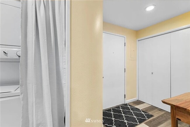 Building Photo - 2145 Dexter Ave N