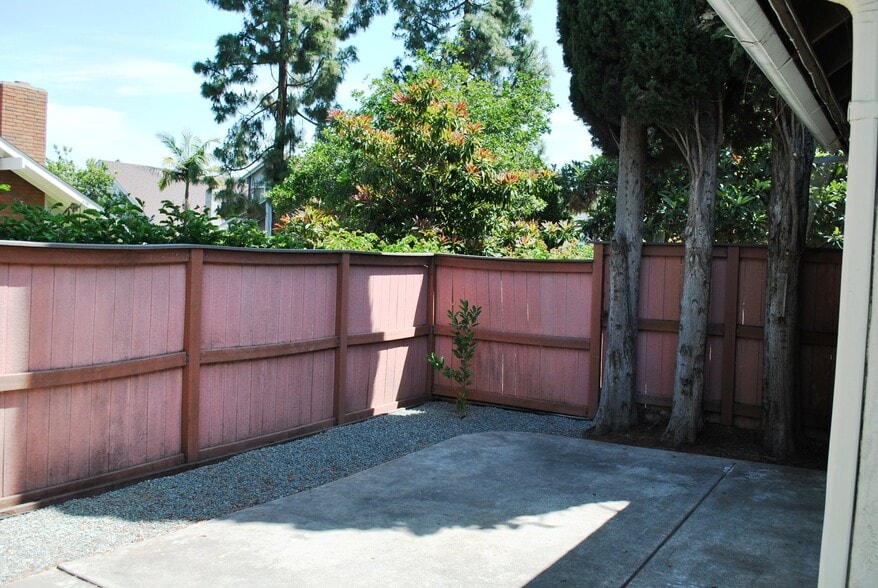 Building Photo - 10626 Escobar Dr