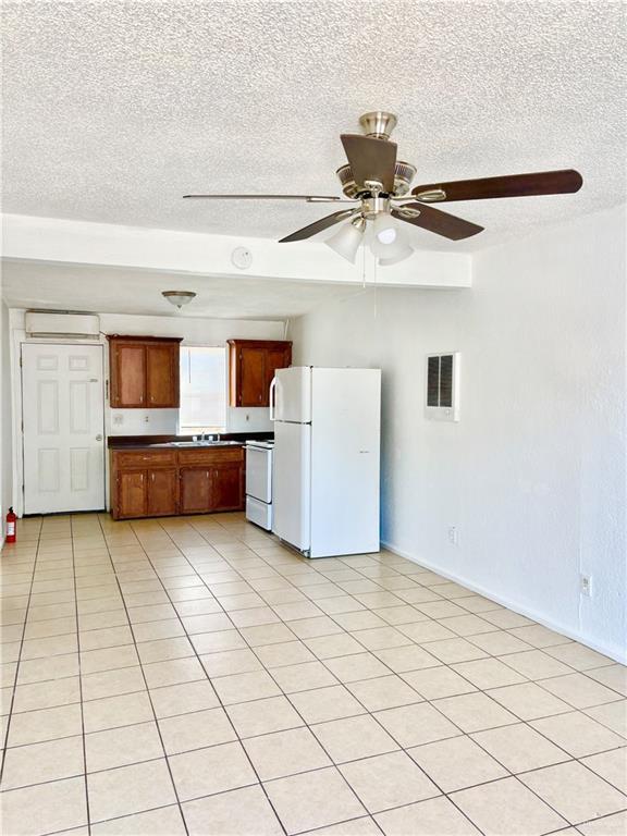 Building Photo - 11 Juarez Ave