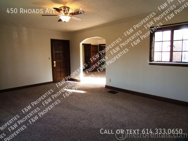 Building Photo - Very spacious 1BR 1BA apartment with priva...