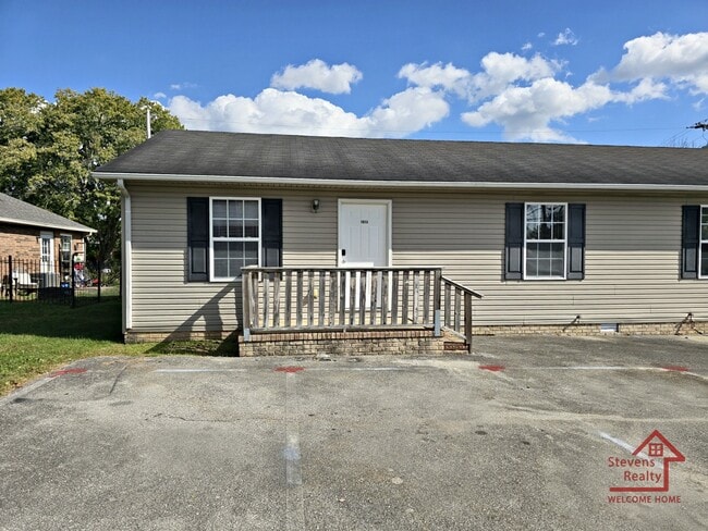 Building Photo - 101 Big Oak Dr