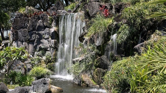 Building Photo - 5961 N Falls Cir Dr