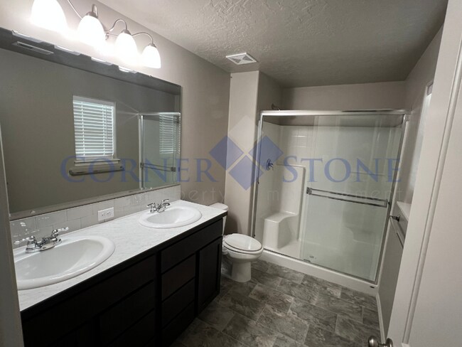Building Photo - Great Home on Corner Lot!