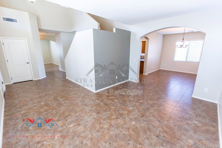 Building Photo - 17932 W Caribbean Ln