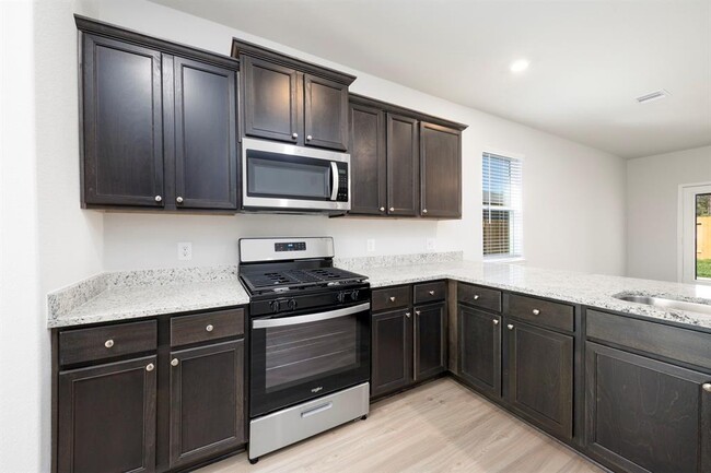 Building Photo - 15403 Maple Ter Dr