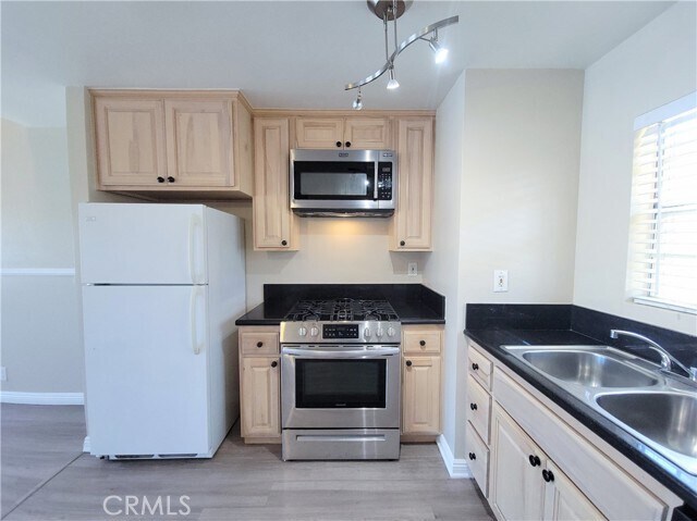 Building Photo - 1201 Belmont Ave