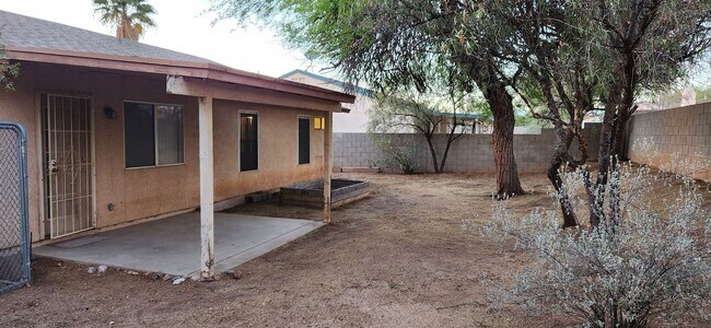 Building Photo - Beautifully Renovated 3 Bedroom- Rita Ranc...