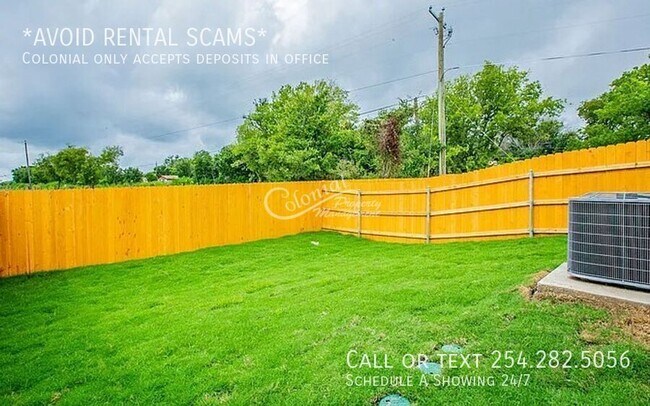 Building Photo - 713 Eastland Dr