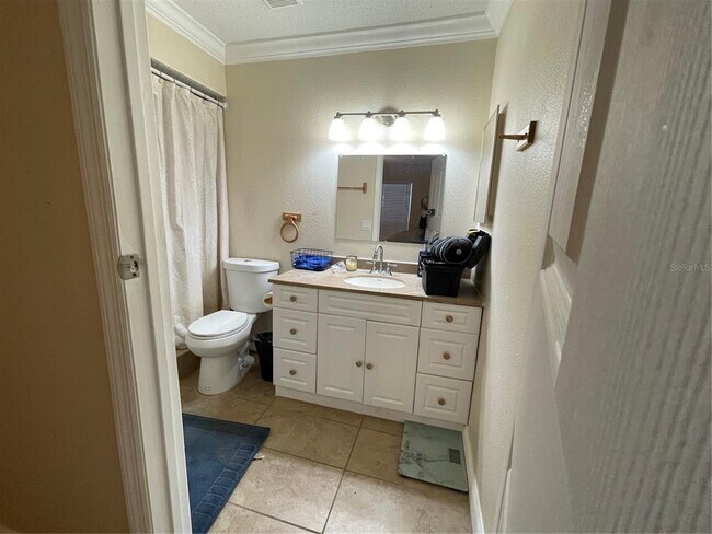 Building Photo - 9481 Highland Oak Dr