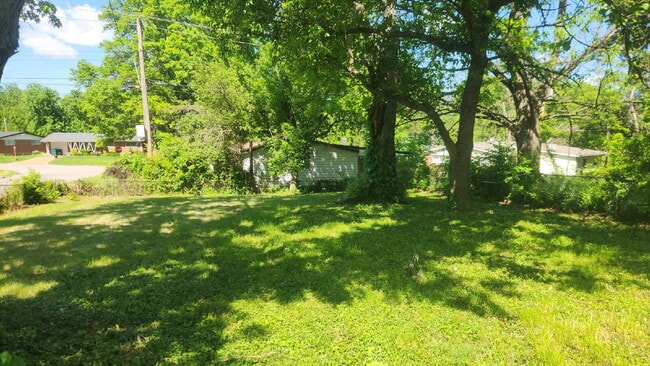 Building Photo - 10501 Baron Dr