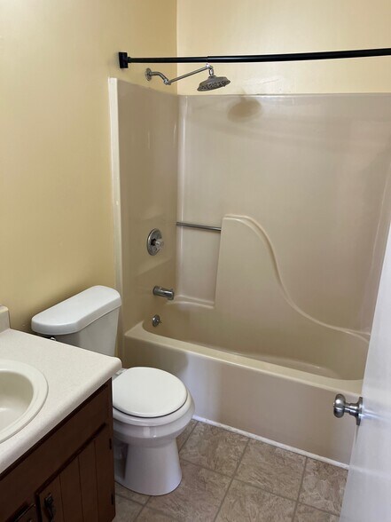 Building Photo - 1012 Windview Pl