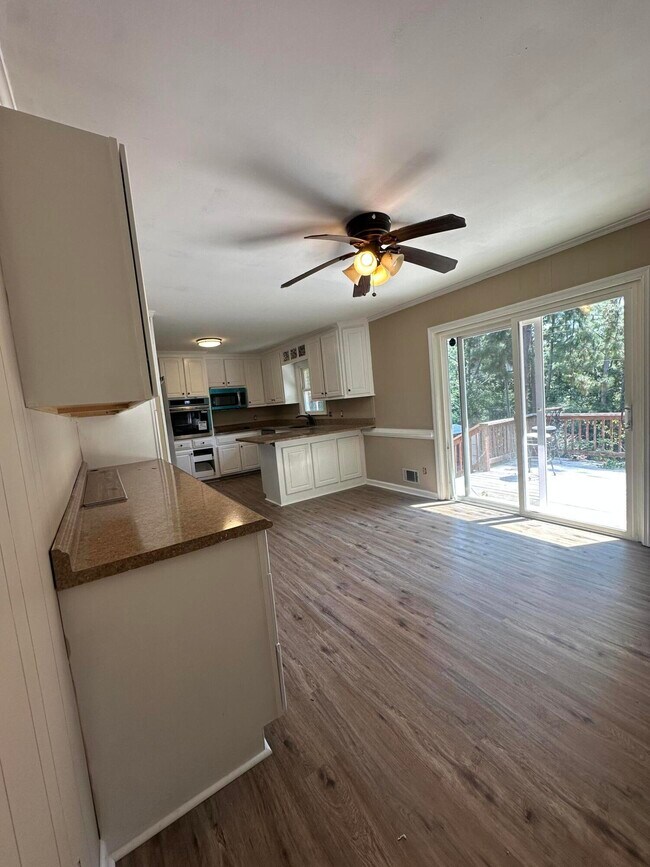 Building Photo - 1909 Pisgah Rd