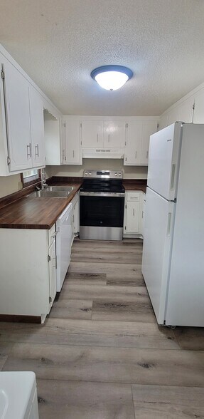 Primary Photo - 407 22nd Ave N