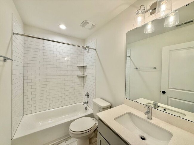 Building Photo - 4811 Gossamer Ln