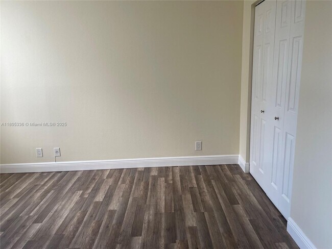 Building Photo - 9401 Evergreen Pl