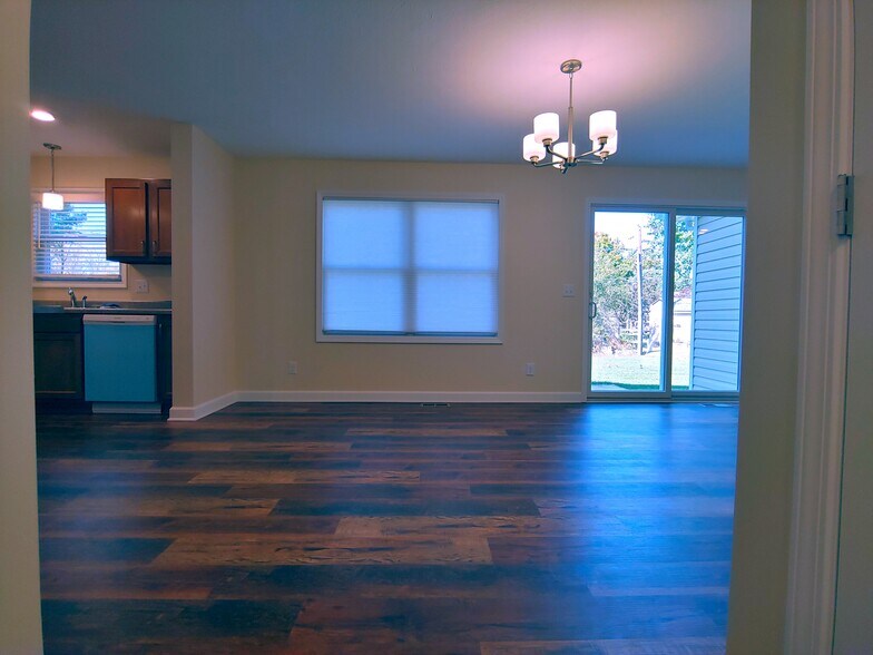 Dining room - 7762 Knue Rd