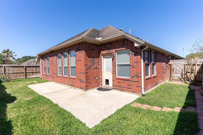Building Photo - 16123 Hitching Post Ct