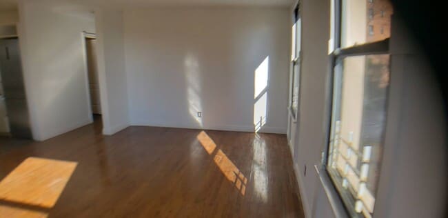 Building Photo - 42 Park Terrace E