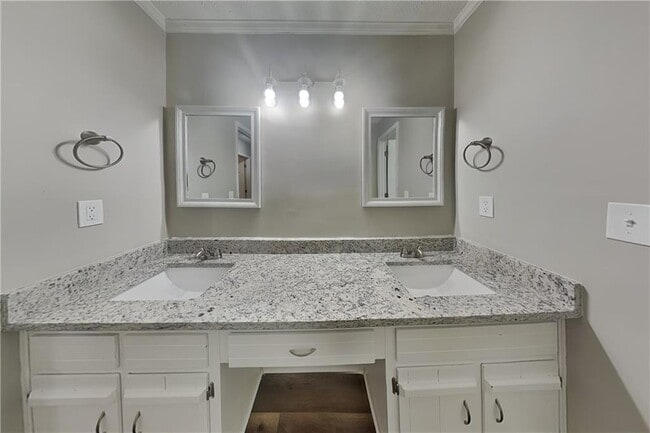 Building Photo - 3041 Stoneridge Ct