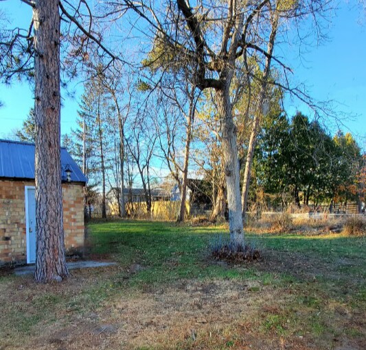 Nice Yard - 2705 Bemidji Ave N