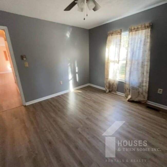 Building Photo - 113 Susan Ave