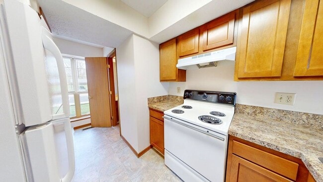 Building Photo - 5917 Shadow Lake Cir