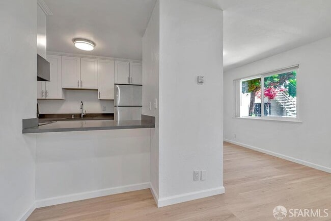 Building Photo - 46728 Crawford St