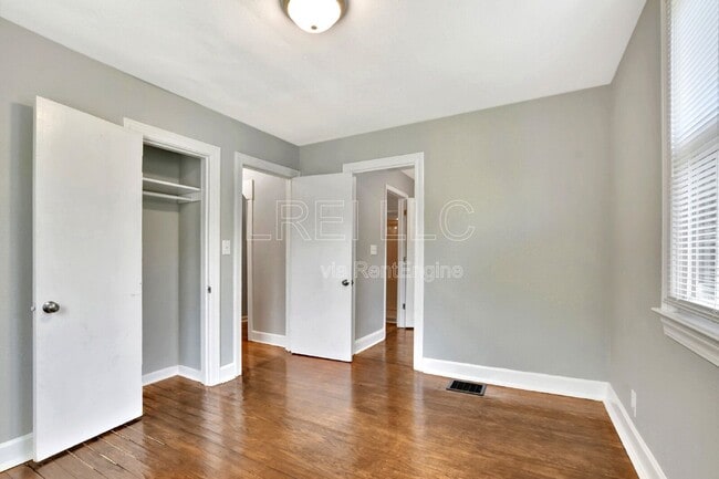 Building Photo - 1517 Shingo Ave