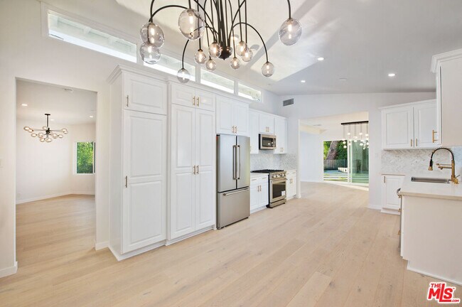 Building Photo - 645 Walther Way