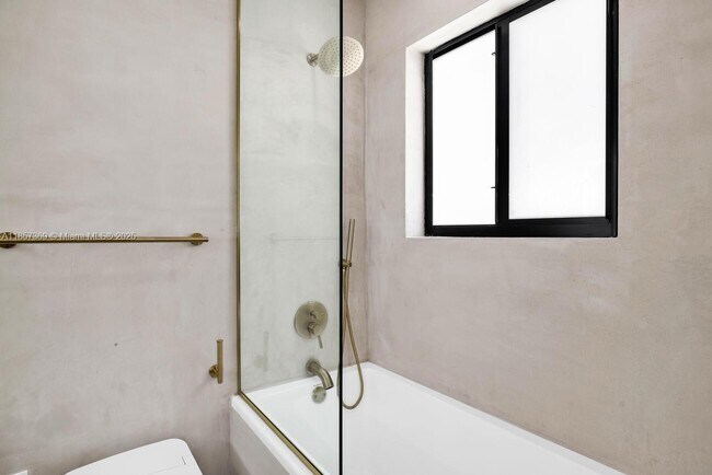 Building Photo - 8931 NE 2nd Ave