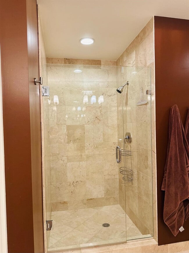 Building Photo - 3333 NE 32nd Ave