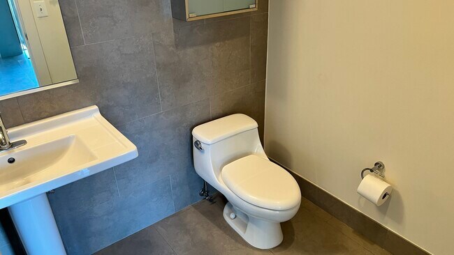 Building Photo - 1133 14th St NW