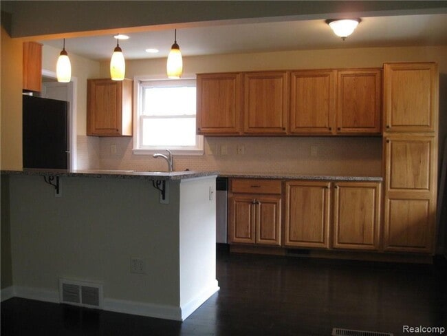 Building Photo - Remodeled Home