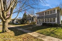 Building Photo - 329 W Maple Ave