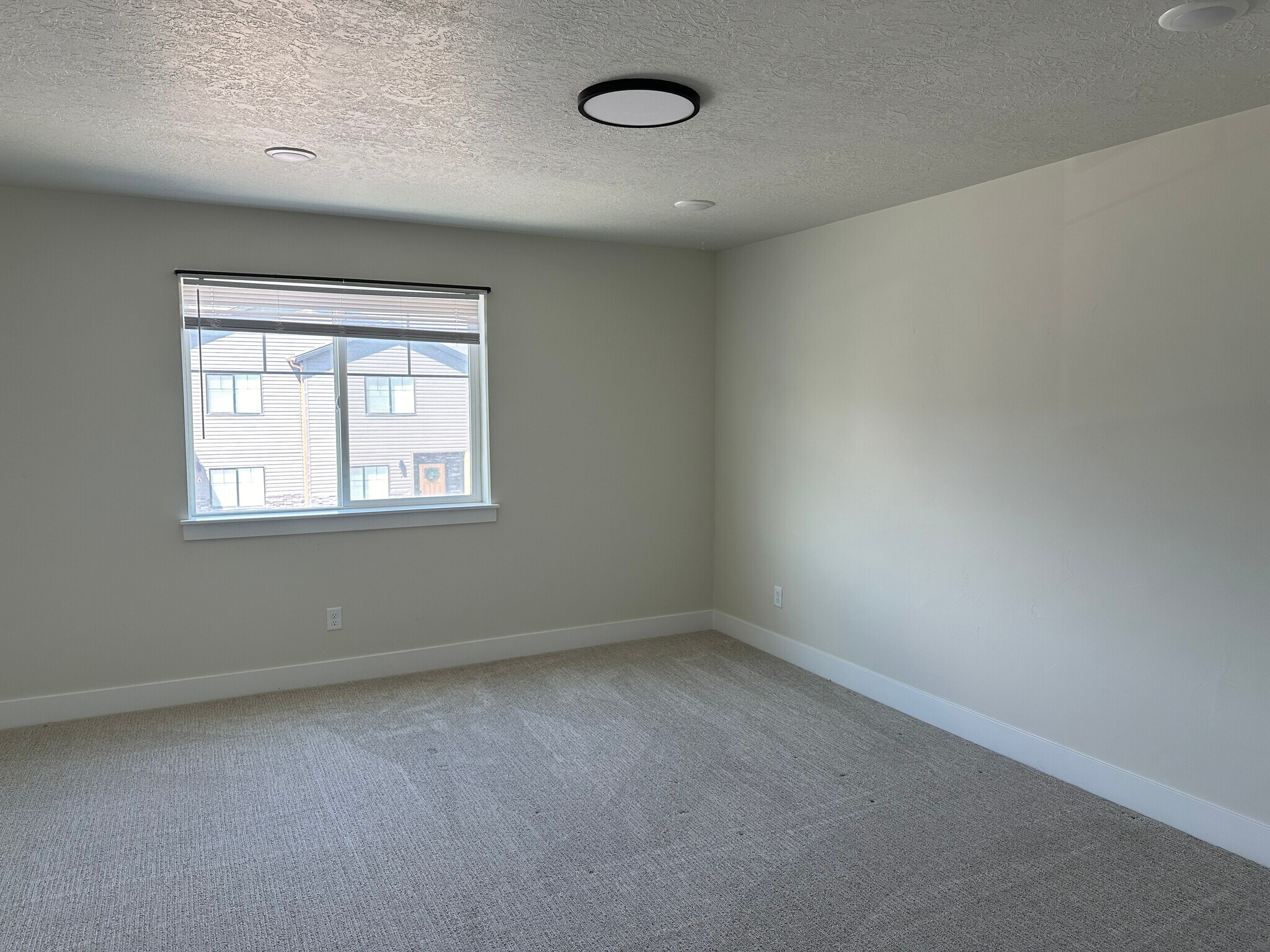 Building Photo - 3780 Philbin Rd