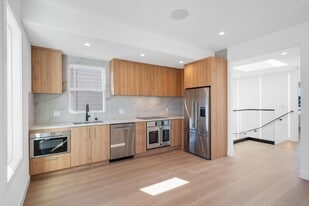 Building Photo - 1815 35th Ave