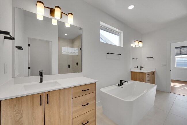 Building Photo - $2,995 - 3 Bed, 2.5 Bath Home in Thornton ...