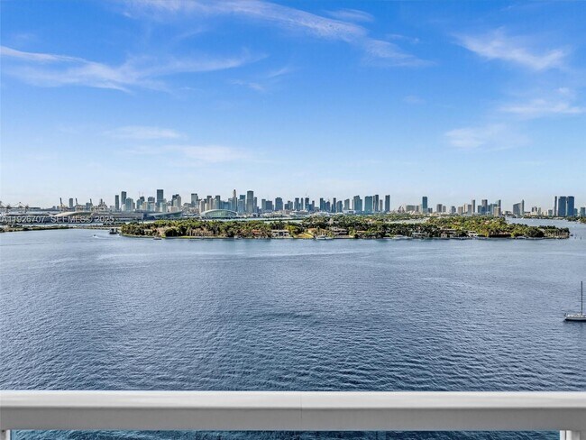 Building Photo - 650 West Ave