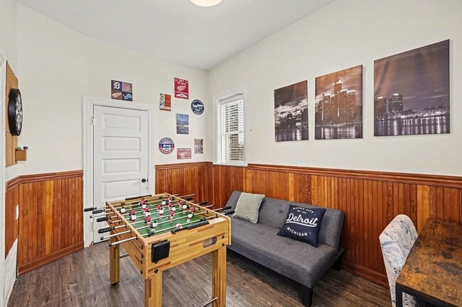 Building Photo - 1391 Woodbridge St