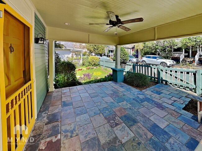 Building Photo - 167 Savannah St SE