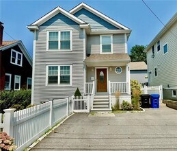 Building Photo - 52 Bedlow Ave