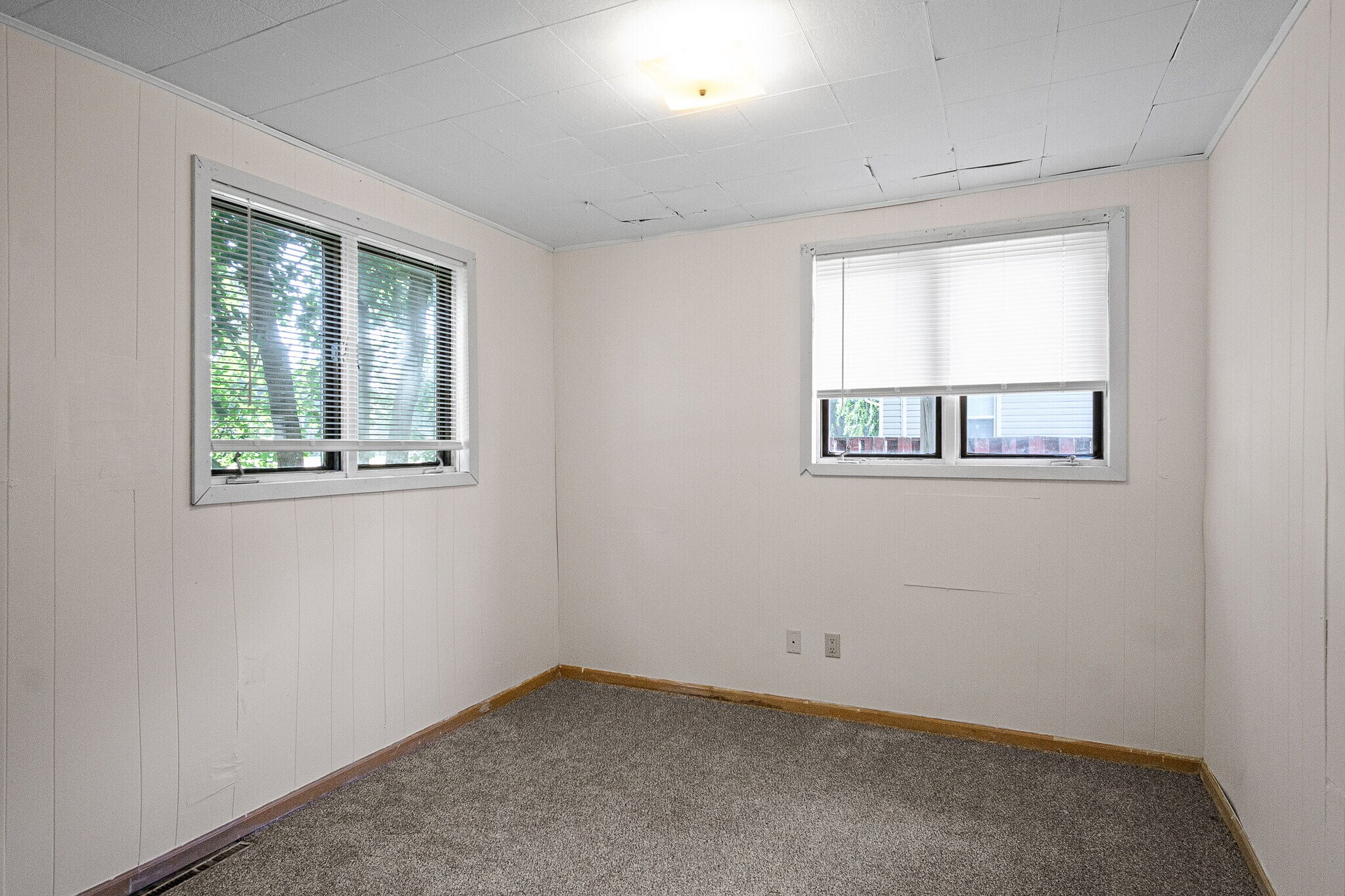 Building Photo - 1321 2nd St W