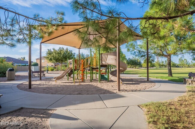 Building Photo - 4244 E Gleneagle Dr