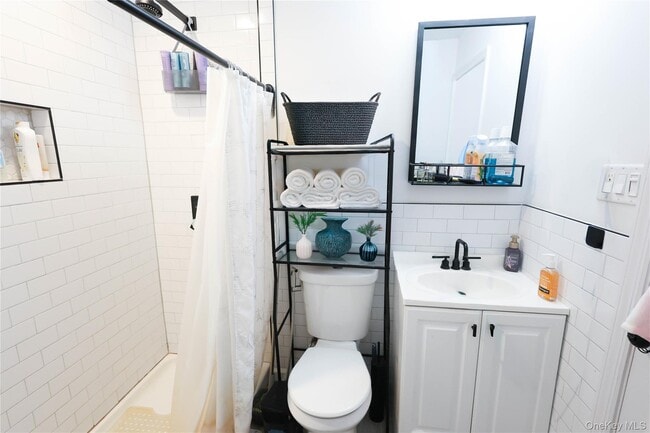 Building Photo - 3 Saratoga Ct